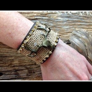 *FREE* Bone collector deer cuff bracelet deer hunting